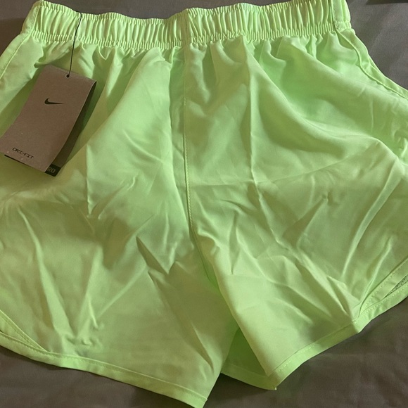 NIKE Women’s Running Short NWT Sz. XS - Picture 6 of 6